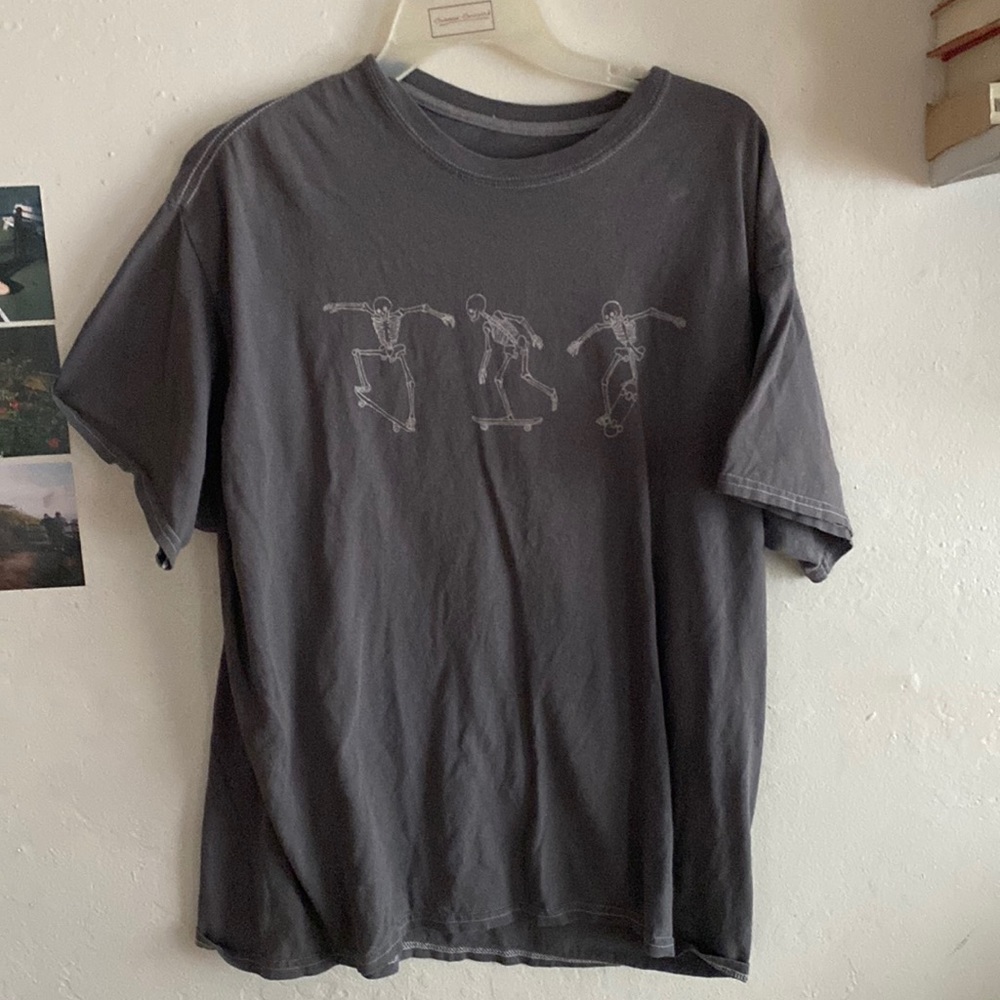 Skateboarding skeleton tshirt